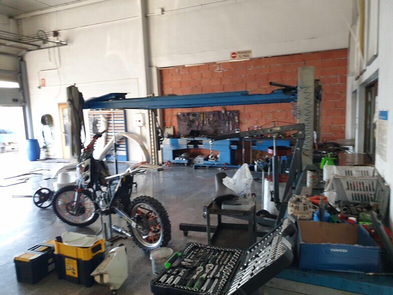Industriel/Logistique dans Petrer à vendre - Photo de l’immeuble – Image 3 sur 40