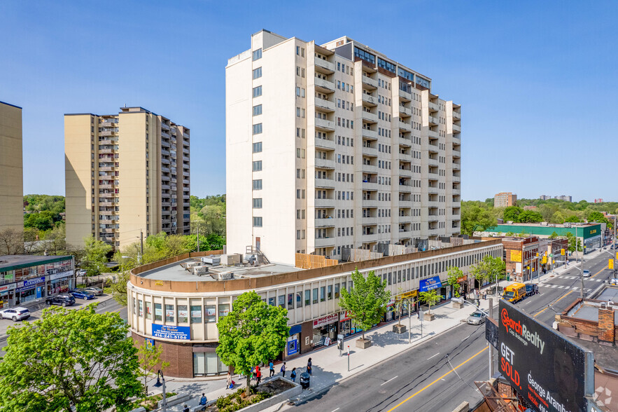 1920 Weston Rd, Toronto, ON à louer - Photo principale – Image 1 sur 5