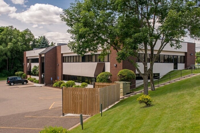 1650 Beam Ave, Maplewood, MN à louer - Photo de l’immeuble – Image 3 sur 3