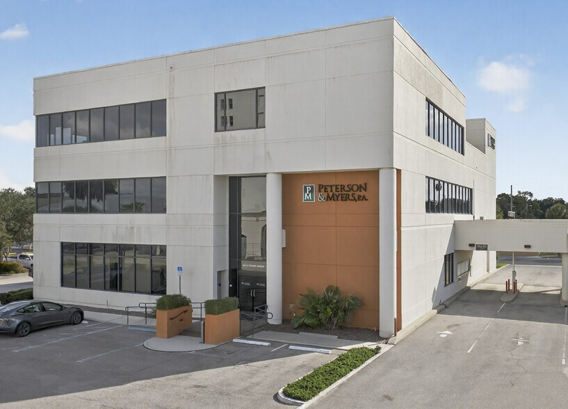 100 W Stuart Ave, Lake Wales, FL à louer - Photo de l’immeuble – Image 3 sur 18