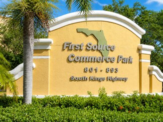 Plus de détails pour 801-893 Kings Hwy, Fort Pierce, FL - Local d’activités à vendre