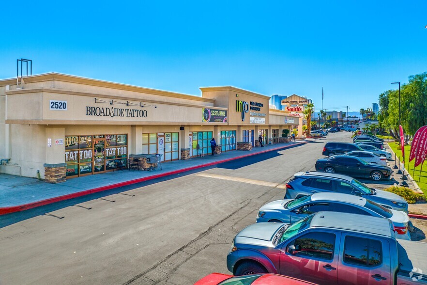 2520-2660 S Maryland Pky, Las Vegas, NV à louer - Photo de l’immeuble – Image 3 sur 27