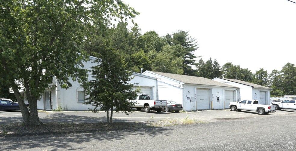 156 E Commodore Blvd, Jackson, NJ à louer - Photo de l’immeuble – Image 3 sur 4