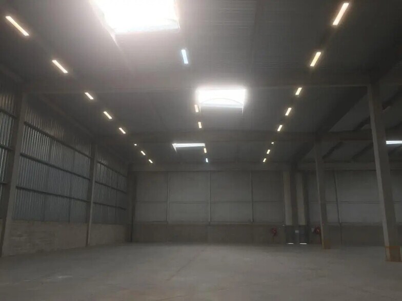 Bureau dans  à louer - Photo de l’immeuble – Image 2 sur 3