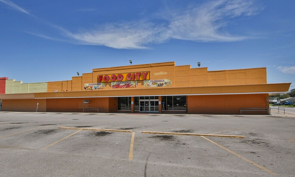 2500-2704 N Laurent St, Victoria, TX à louer - Photo de l’immeuble – Image 2 sur 8