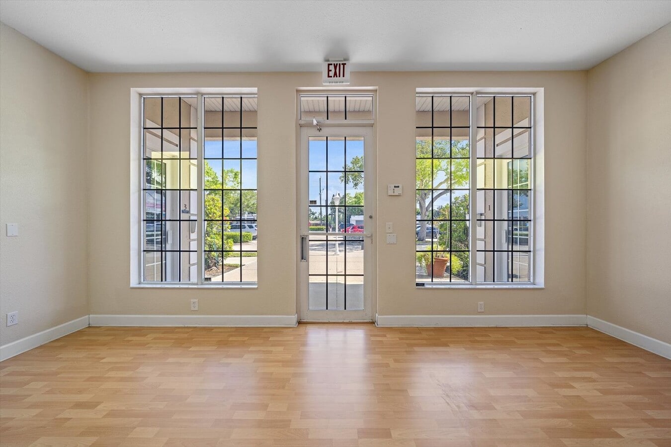 3900 Clark Rd, Sarasota, FL 34233 - Lot #2 - - Photo intérieure - Image 2 of 10