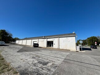 Plus de détails pour 301 W Mulberry St, Salem, IN - Local d’activités à vendre