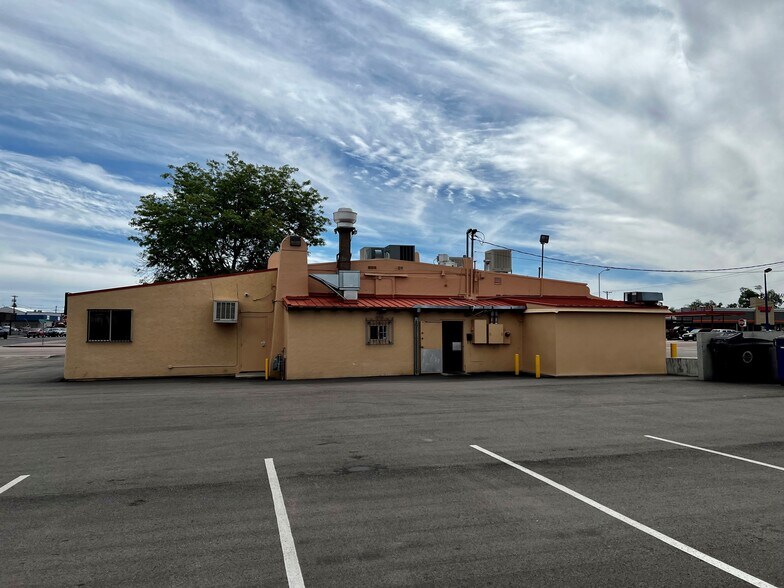 320 N Circle Dr, Colorado Springs, CO à vendre - Photo de l’immeuble – Image 3 sur 6