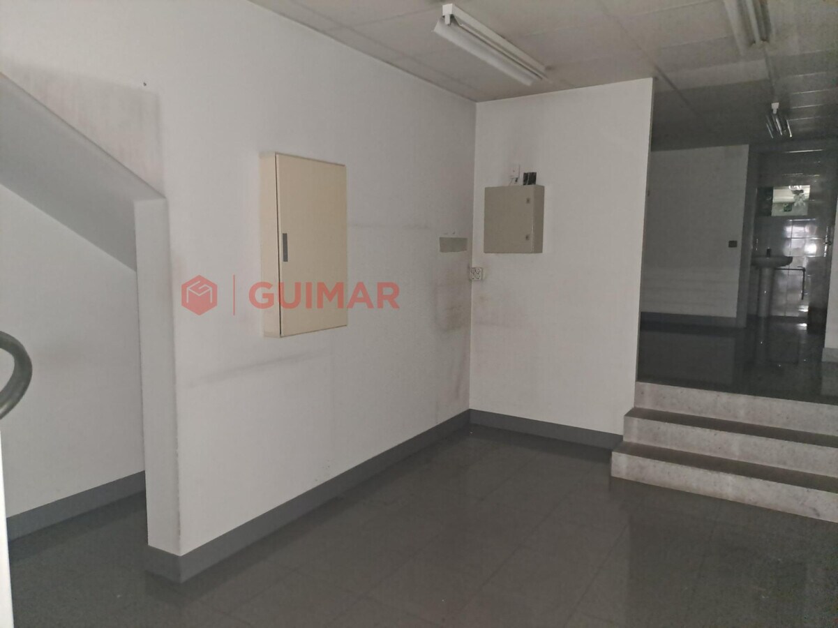 L'Hospitalet de Llobregat, BAR 08904 - Lot 1 - - Photo intérieure - Image 2 of 7