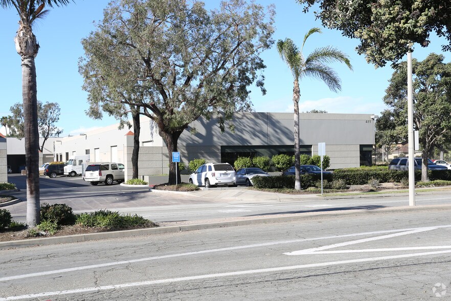411 N Lombard St, Oxnard, CA à louer - Photo de l’immeuble – Image 3 sur 4
