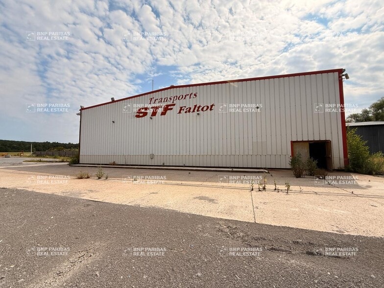 Industriel/Logistique dans Bertrange à vendre - Photo de l’immeuble – Image 2 sur 16