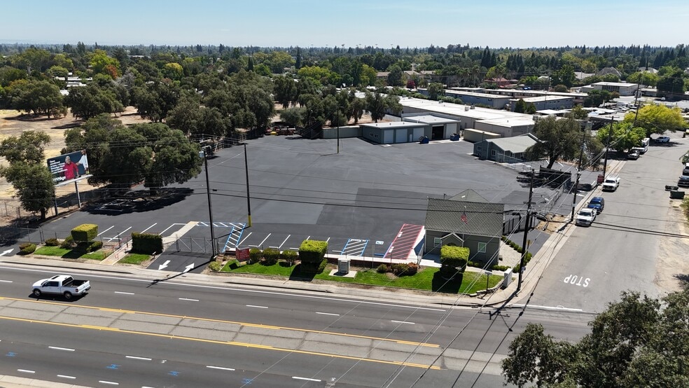 4560 Auburn Blvd, Sacramento, CA à louer - Photo de l’immeuble – Image 1 sur 5