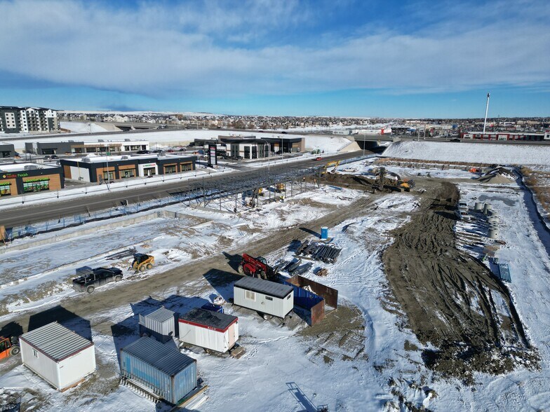 3105 Main St SW, Airdrie, AB à vendre - Photo de l’immeuble – Image 2 sur 6