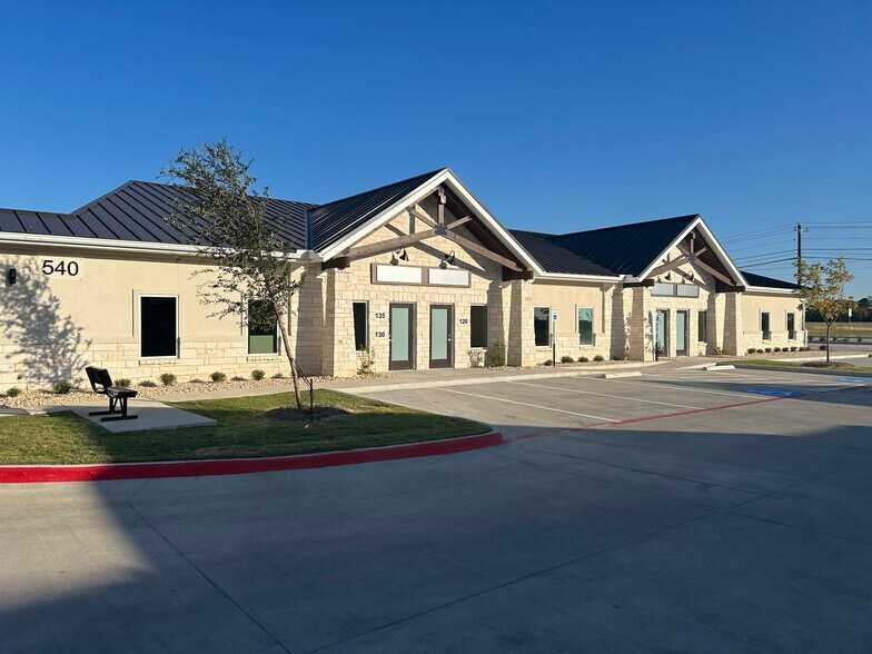 560 W Frontier Pky, Celina, TX à louer - Photo de l’immeuble – Image 3 sur 7