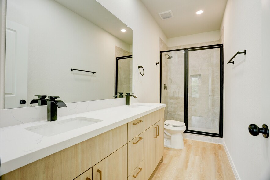 8314 Williamsdell, Houston, TX à vendre - Photo de l’immeuble – Image 3 sur 15