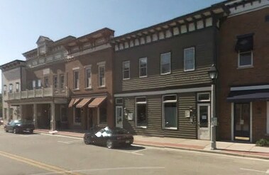 521-527 Milwaukee St, Delafield, WI à louer - Photo de l’immeuble – Image 2 sur 2