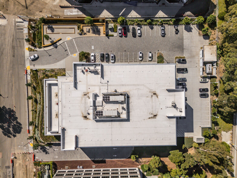 1250 Grundy Ln, San Bruno, CA à louer - Photo de l’immeuble – Image 2 sur 10