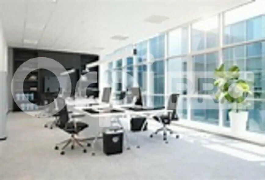 Bureau dans Compiègne à vendre - Photo de l’immeuble – Image 3 sur 4
