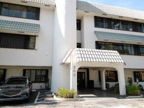 200 W Palmetto Park Rd, Boca Raton, FL à louer Photo de l’immeuble– Image 2 sur 20