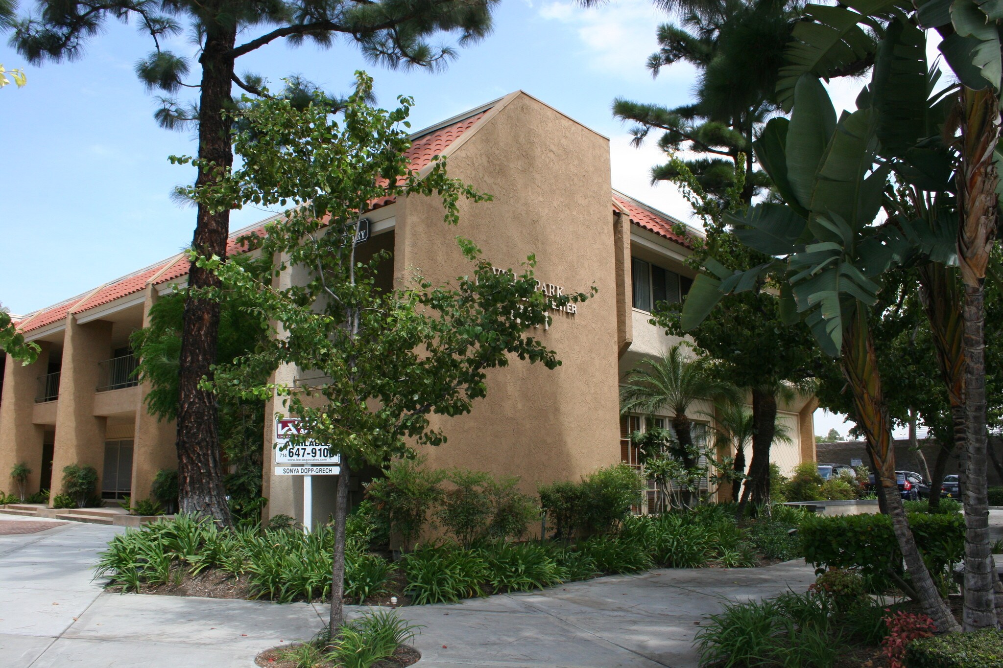 17871 Santiago Blvd, Orange, CA à louer Photo principale– Image 1 sur 23