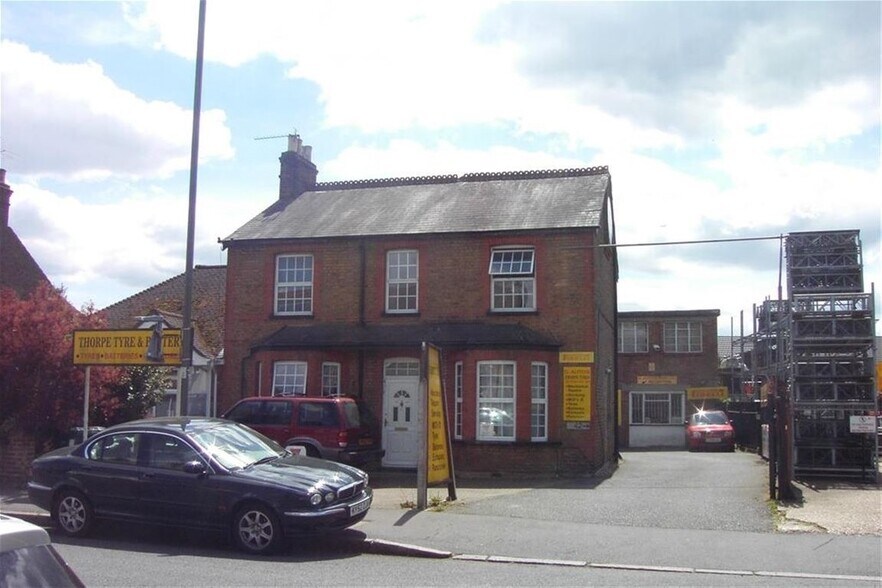 42a Feltham Rd, Ashford à louer - Photo de l’immeuble – Image 2 sur 7
