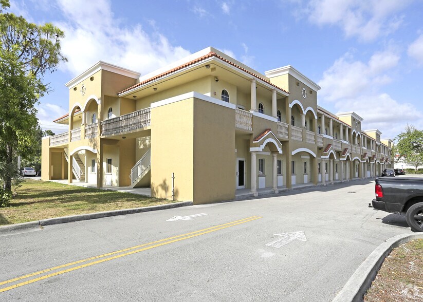 13335 SW 124th St, Miami, FL à louer - Photo de l’immeuble – Image 2 sur 4