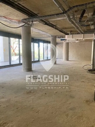 Plus de détails pour Local commercial à louer