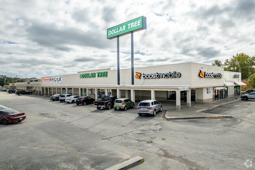 2118 S Zarzamora St, San Antonio, TX à louer - Photo de l’immeuble – Image 1 sur 4