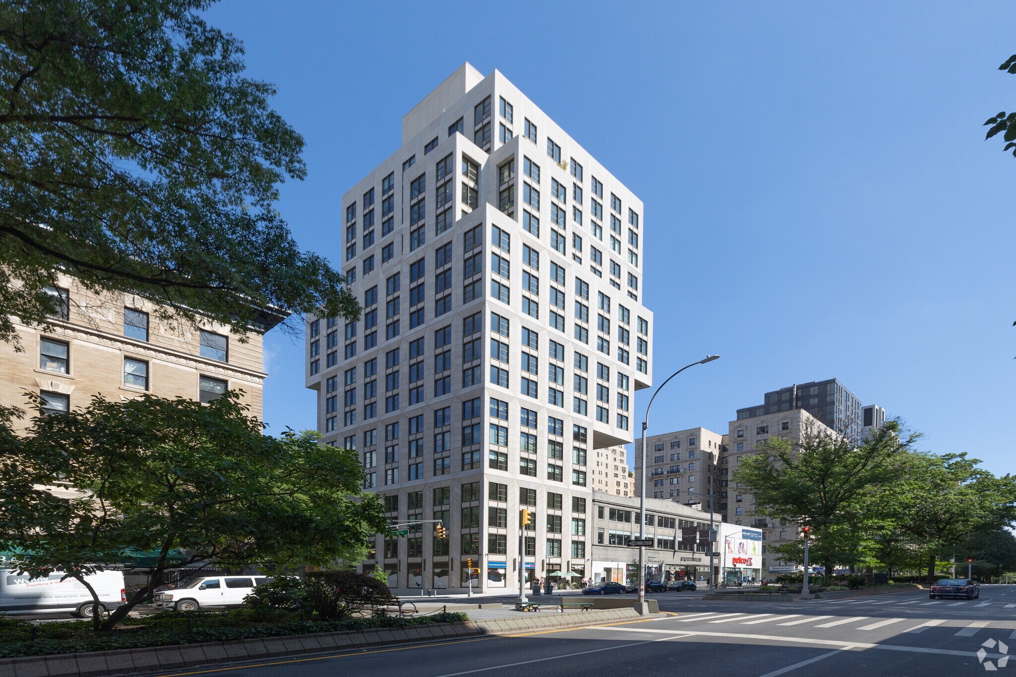 2461 Broadway, New York, NY à louer Photo de l’immeuble– Image 1 sur 56