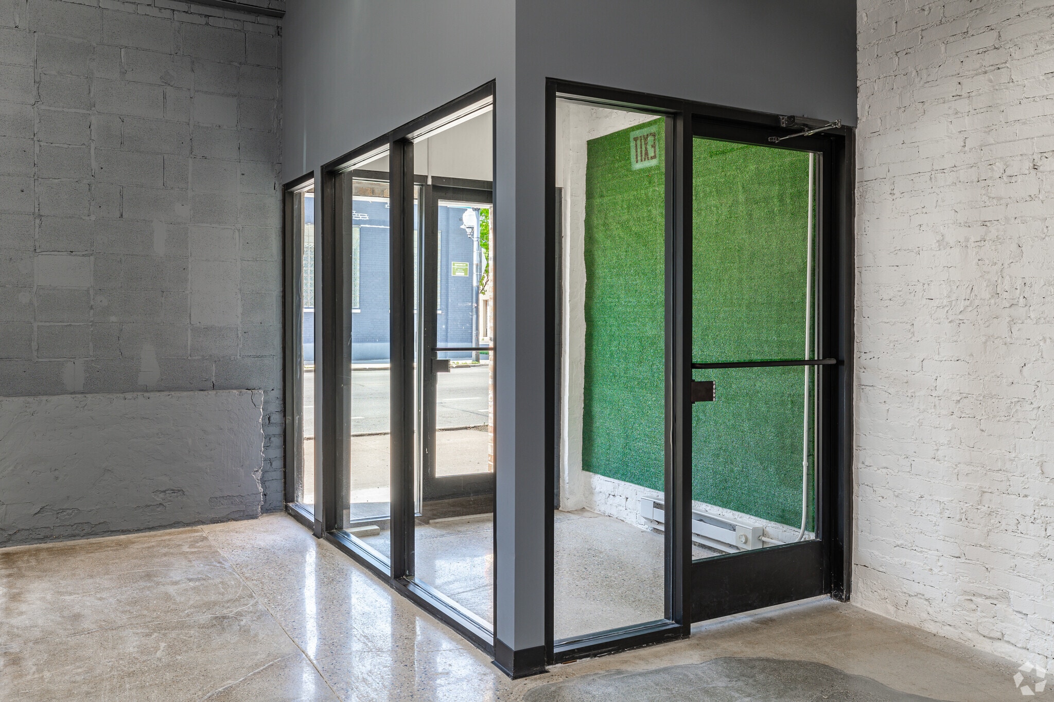 4256 W Diversey Ave, Chicago, IL à louer Photo intérieure– Image 1 sur 4
