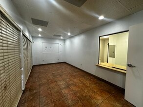 350 Vinton Ave, Pomona, CA à louer Photo intérieure– Image 1 sur 13