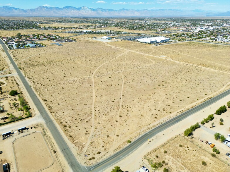 E Dolphin Ave, Ridgecrest, CA à vendre - Aérien – Image 3 sur 32