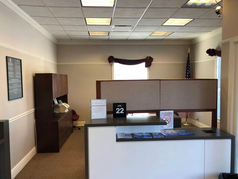 123 W Grant Hwy, Marengo, IL à vendre - Photo intérieure – Image 3 sur 5