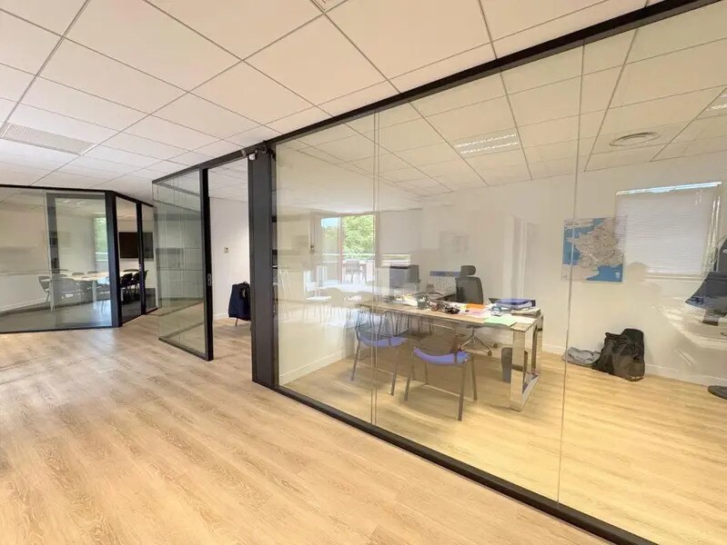 Bureau dans Saint-Germain-en-Laye à louer Photo de l’immeuble– Image 1 sur 24