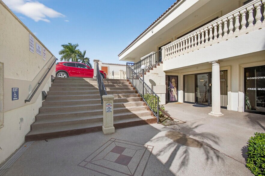 685 Royal Palm Beach Blvd, Royal Palm Beach, FL à vendre - Photo de l’immeuble – Image 3 sur 43