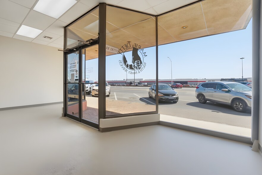 317 SW C Ave, Lawton, OK à louer - Photo de l’immeuble – Image 2 sur 20