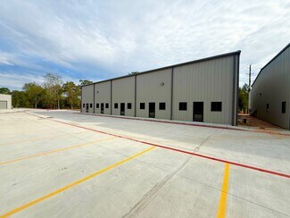 Plus de détails pour 837 Santa Fe St, Conroe, TX - Industriel/Logistique à louer