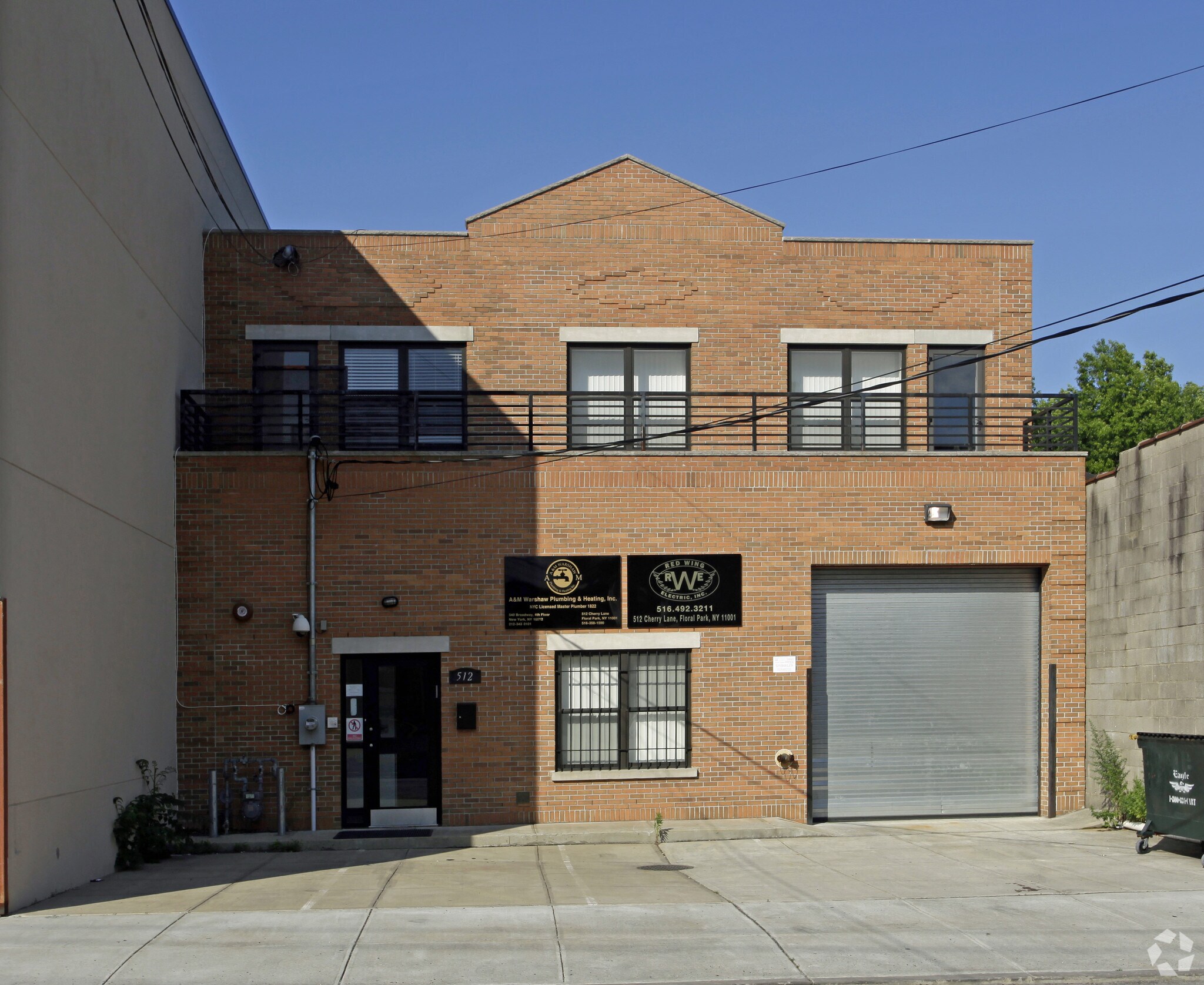 512 Cherry Ln, Floral Park, NY à louer Photo de l’immeuble– Image 1 sur 5