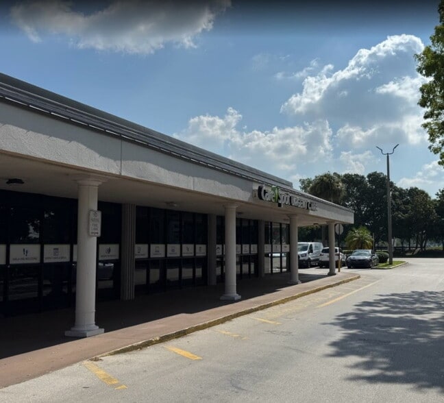 18600-18760 NW 67th Ave, Miami Gardens, FL à louer - Photo de l’immeuble – Image 2 sur 15