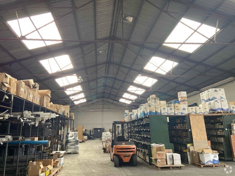 Industriel/Logistique dans Cobeña, Madrid à vendre - Photo de l’immeuble – Image 3 sur 15