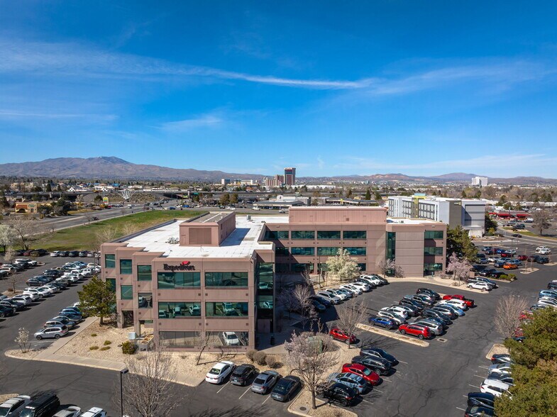 5250 S Virginia St, Reno, NV à louer - Photo de l’immeuble – Image 3 sur 6