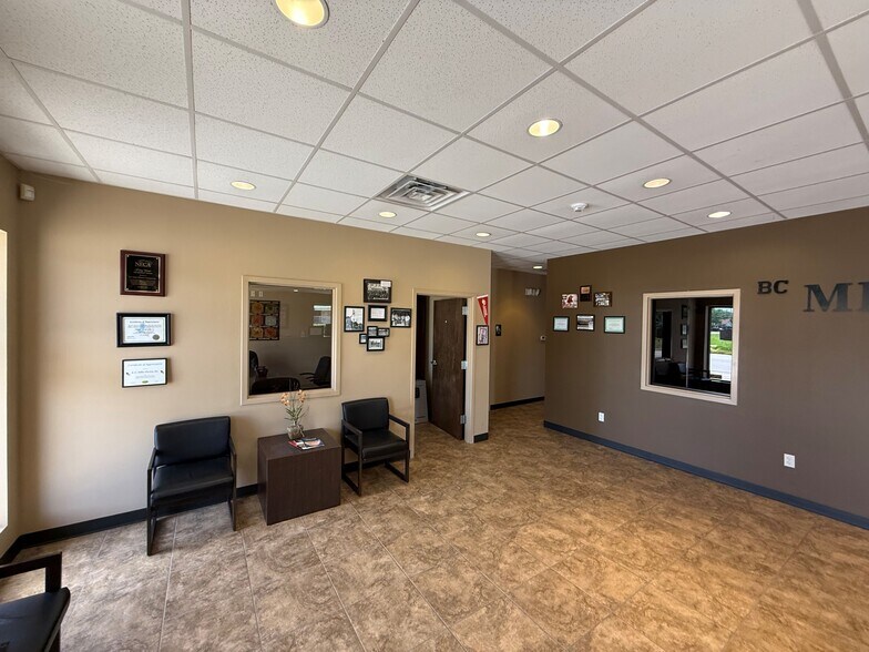 1504 Nederland Ave, Nederland, TX à vendre - Photo de l’immeuble – Image 2 sur 27