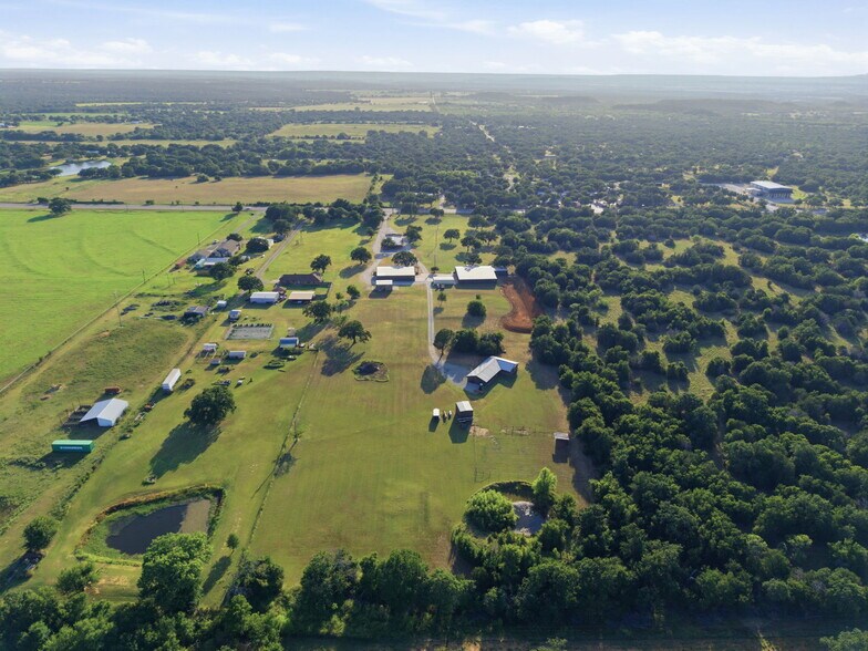Mineral Wells, TX Industrial Complex portefeuille de 4 biens à vendre sur LoopNet.fr - Photo de l’immeuble – Image 2 sur 124