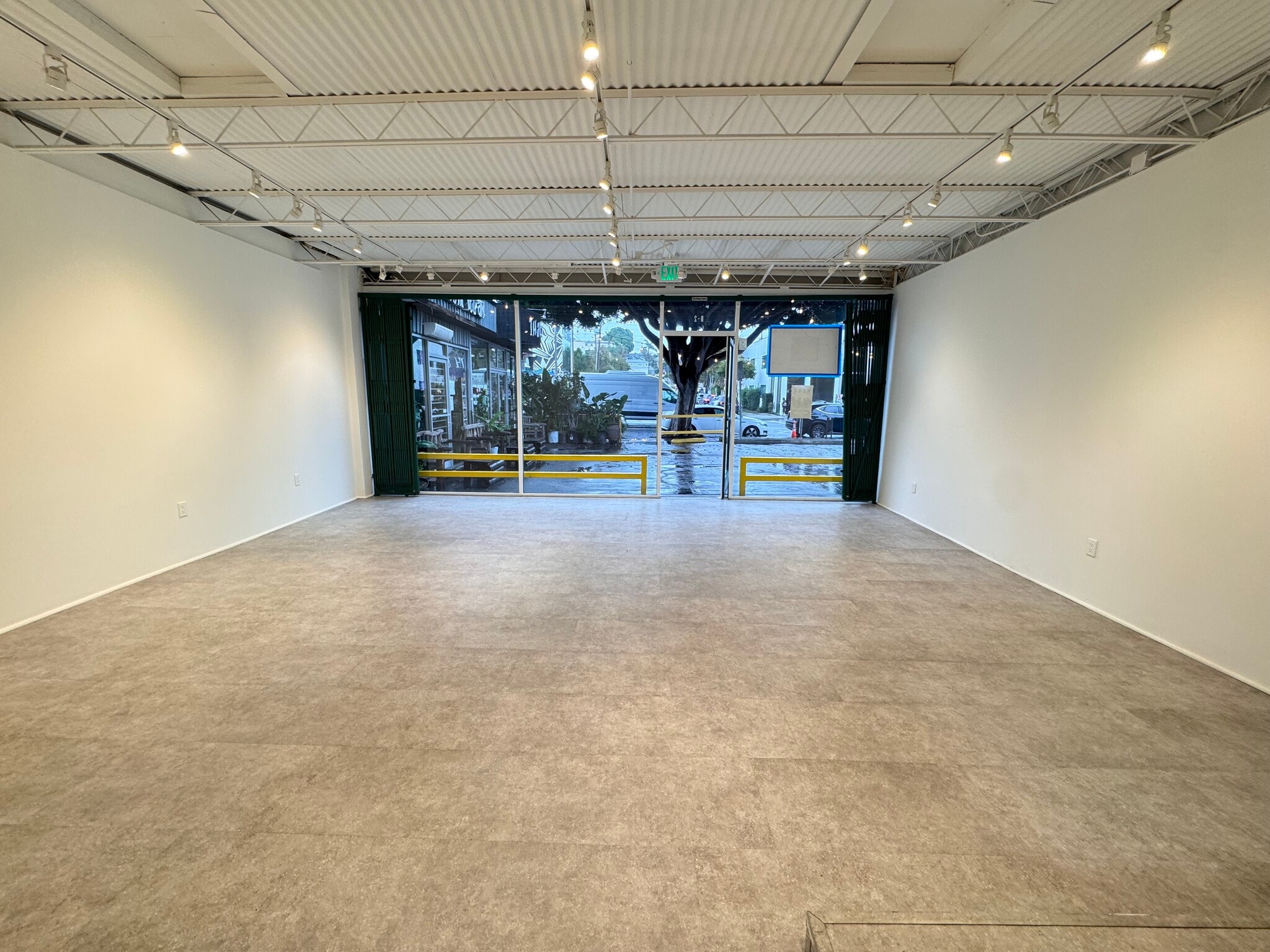 2400 Main St, Santa Monica, CA à louer Photo intérieure– Image 1 sur 8