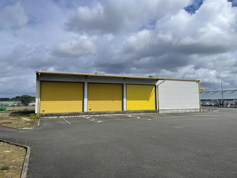 Industriel/Logistique dans Arnage à louer - Photo de l’immeuble – Image 2 sur 4