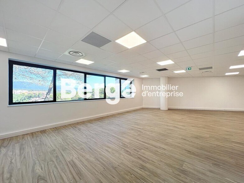 Bureau dans SOPHIA ANTIPOLIS à vendre - Photo intérieure – Image 3 sur 7