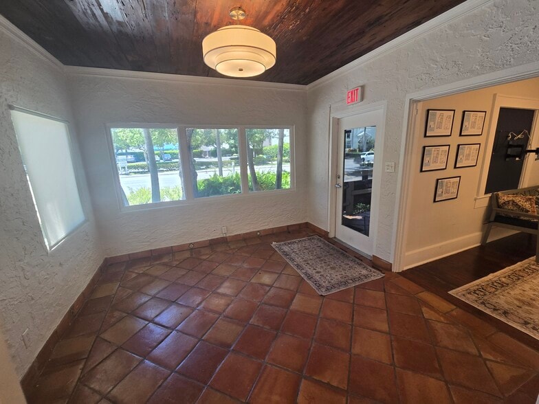 265 NE 5th Ave, Delray Beach, FL à louer - Photo intérieure – Image 2 sur 16