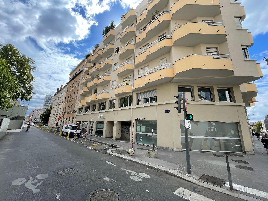 200 Rue André Philip, Lyon à louer Photo de l’immeuble– Image 1 sur 7
