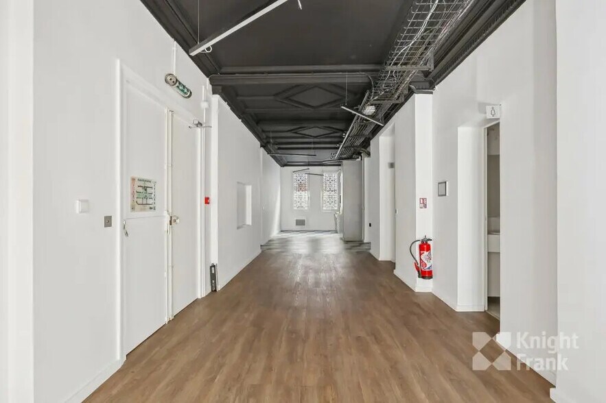 37-39 Rue De La Bienfaisance, Paris à louer - Photo de l’immeuble – Image 3 sur 8