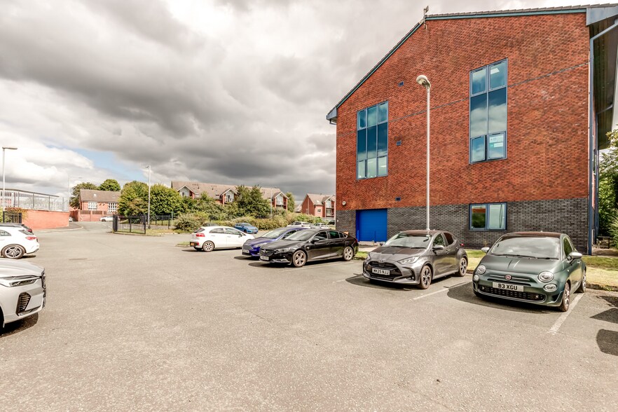 1 Pavilion Sq, Bolton à louer - Photo de l’immeuble – Image 3 sur 7